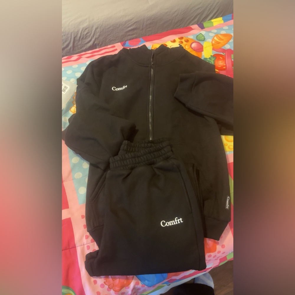 Comfrt hoodie and sweatpants set